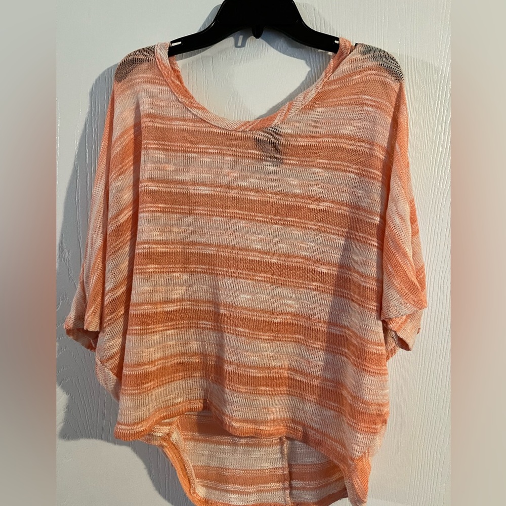 Young women’s medium peach knit top from from rue 21